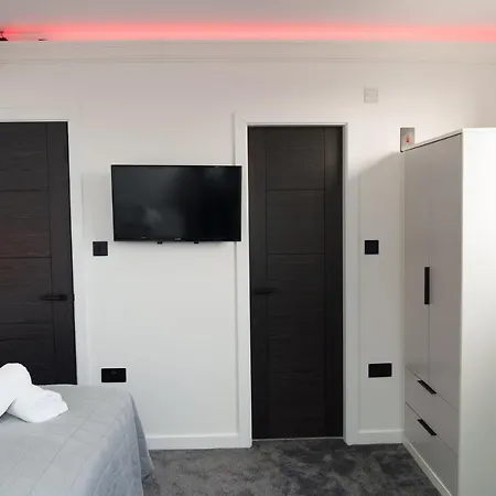 Kitchener House Leeds (West Yorkshire)