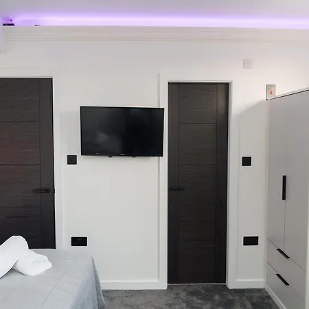 Kitchener House Leeds (West Yorkshire)