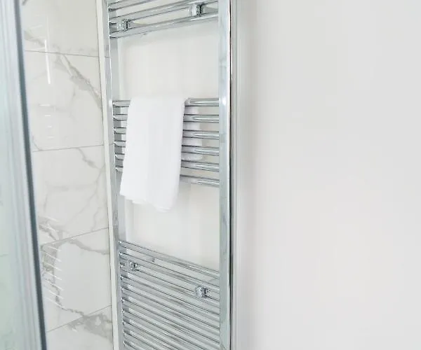 Kitchener House Leeds (West Yorkshire)