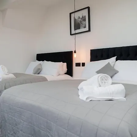 Kitchener House * Leeds (West Yorkshire)