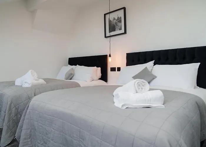 Kitchener House * Leeds